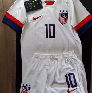Nike Youth Team USA Soccer Jersey with Matching Shorts. Dri Fit, White, Size 20